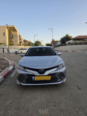 קאמרי XLE היברידי אוט׳ 2.5 (178 כ״ס) [2020-2026]