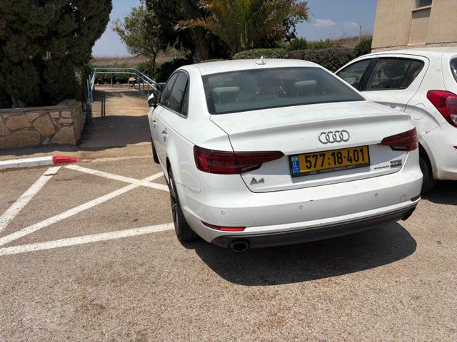 אאודי A4
