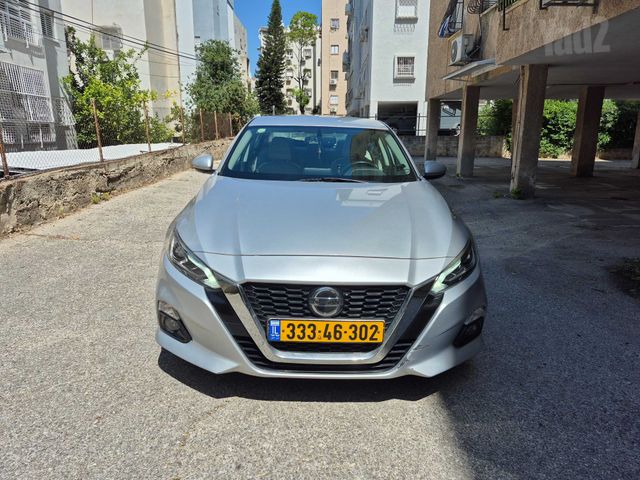 ניסאן אלטימה
