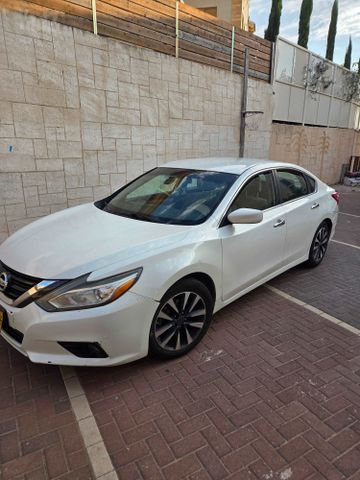 ניסאן אלטימה