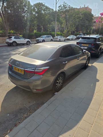 טויוטה קורולה