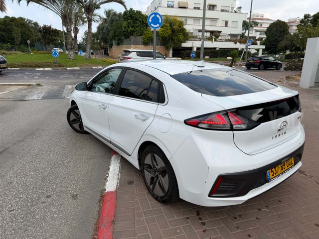 יונדאי איוניק