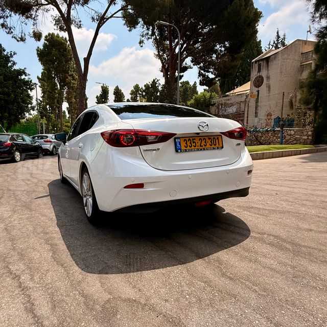 מאזדה 3