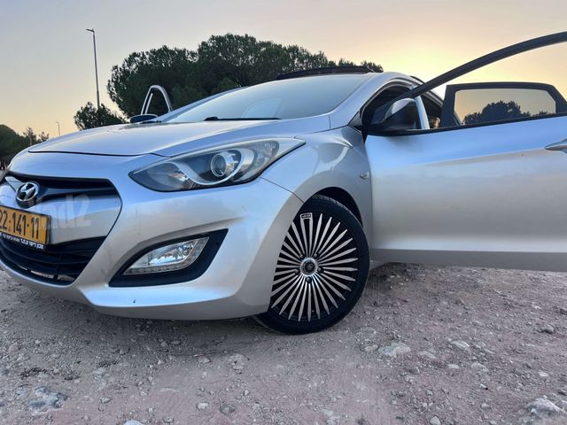 יונדאי i30
