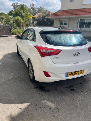 יונדאי i30