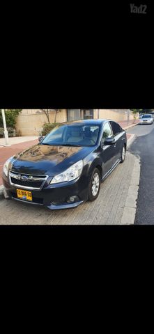 סובארו B4/לגאסי