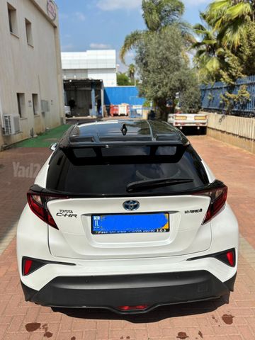 מודעת רכב טויוטה C-HR
