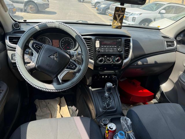 מיצובישי טרייטון / L200
