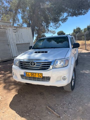מודעת רכב טויוטה היילקס