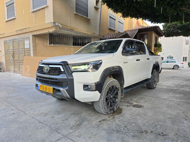 טויוטה היילקס