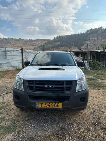 מודעת רכב איסוזו די-מקס
