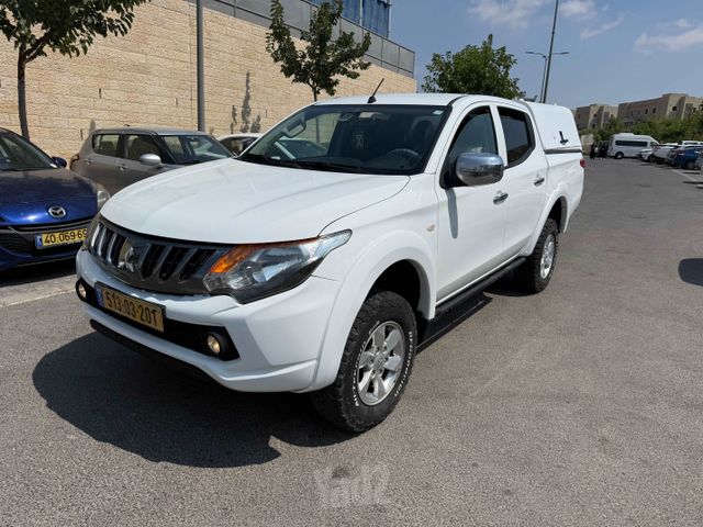 מיצובישי טרייטון / L200
