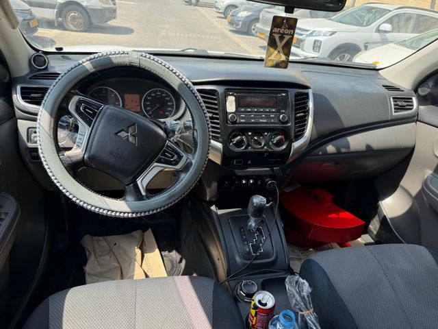 מיצובישי טרייטון / L200
