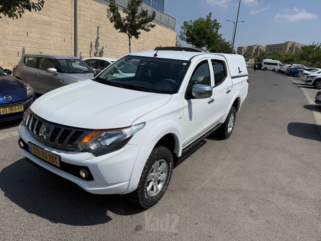 מיצובישי טרייטון / L200