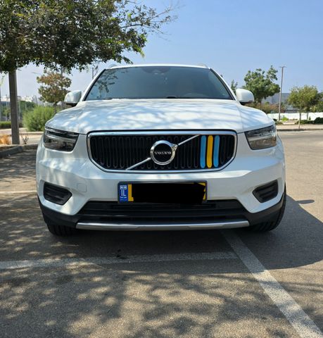 מודעת רכב וולוו XC40