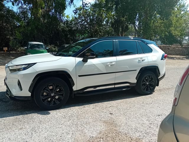 טויוטה RAV4