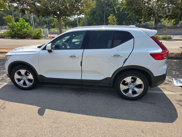 וולוו XC40