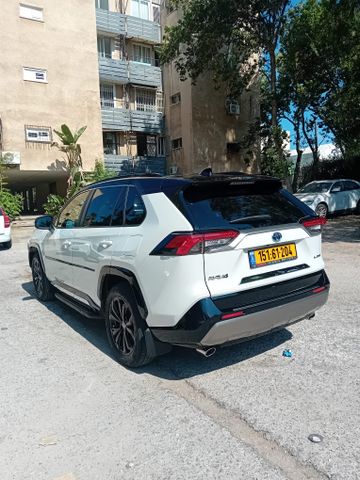 טויוטה RAV4
