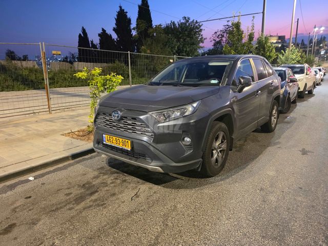מודעת רכב טויוטה RAV4