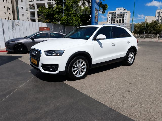 אאודי Q3