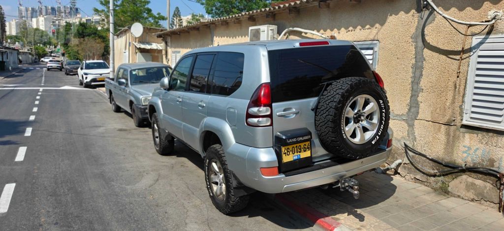 טויוטה לנד קרוזר