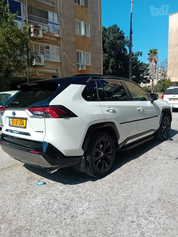 מודעת רכב טויוטה RAV4