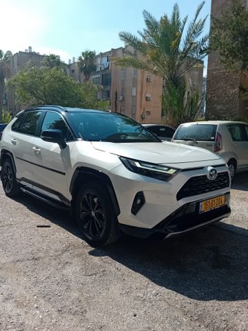 טויוטה RAV4
