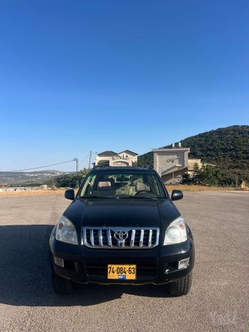 טויוטה לנד קרוזר
