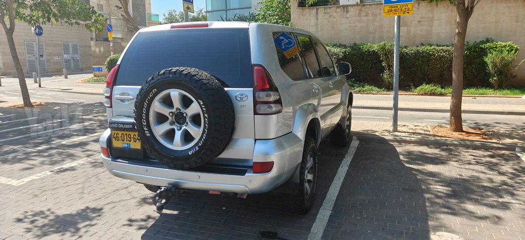 טויוטה לנד קרוזר