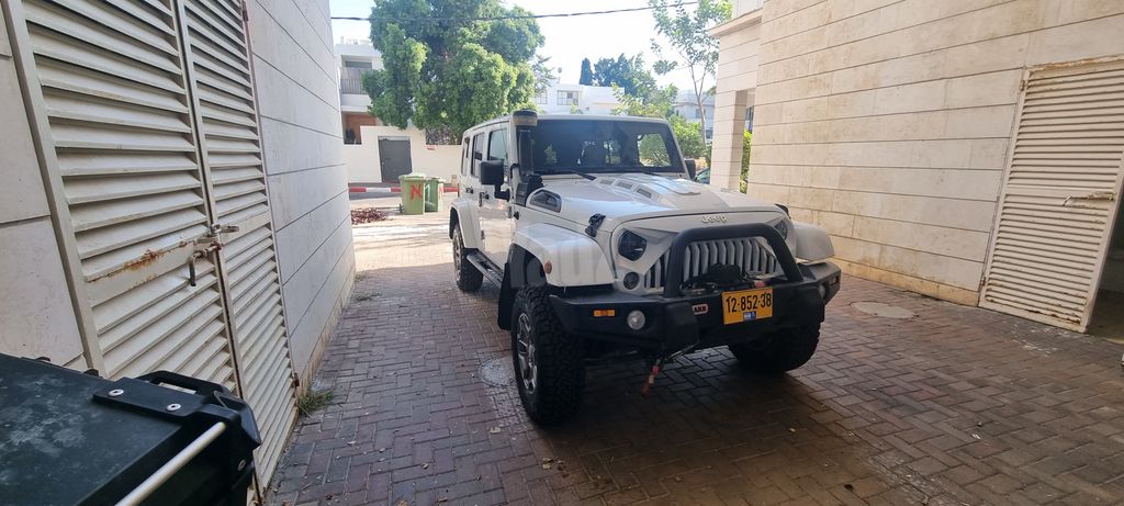 מודעת רכב ג'יפ רנגלר