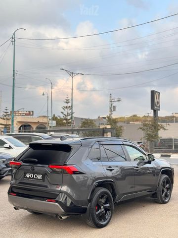 טויוטה RAV4