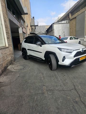 טויוטה RAV4