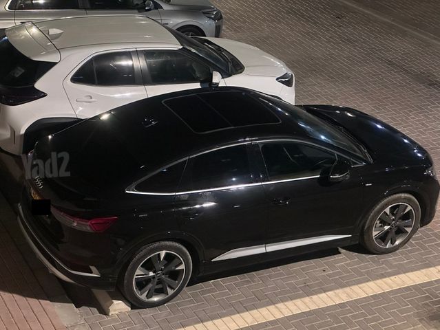 מודעת רכב אאודי Q4 e-tron