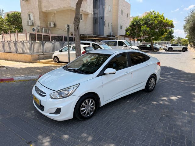 יונדאי אקסנט i25