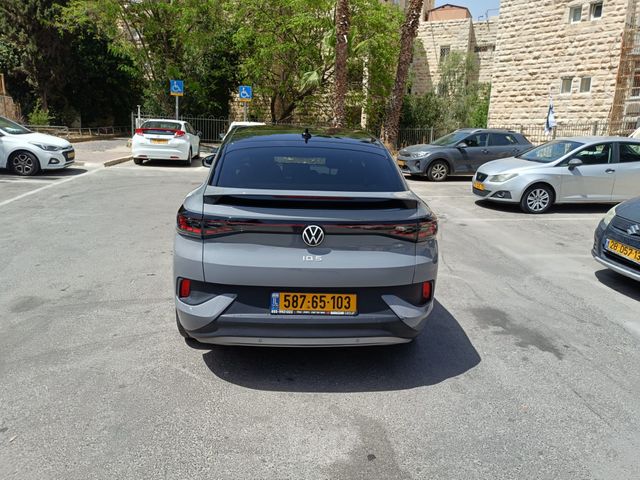 פולקסווגן ID.5