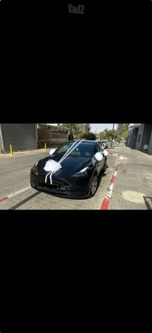 מודעת רכב טסלה מודל Y
