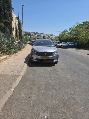 פיג'ו 5008