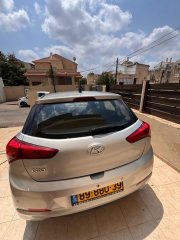 יונדאי i20