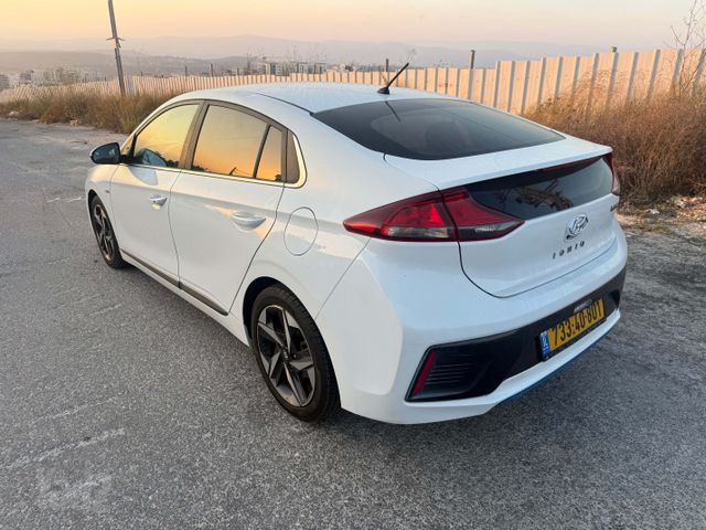 יונדאי איוניק