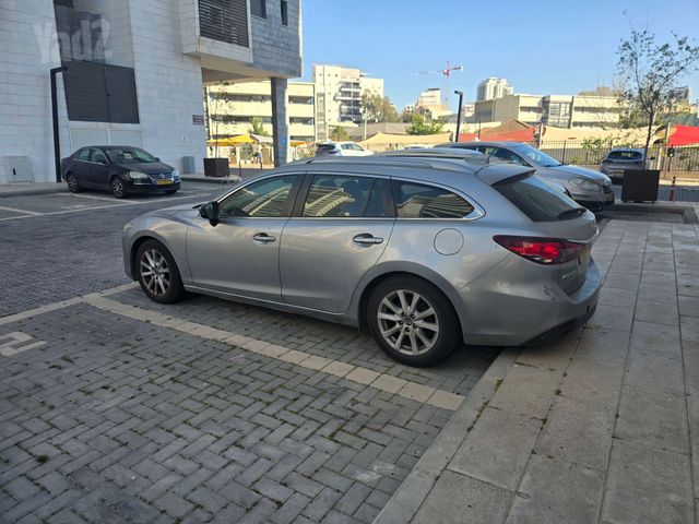 מודעת רכב מאזדה 6