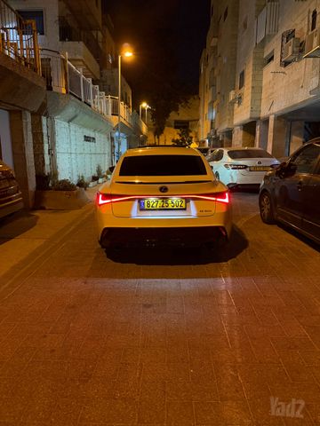 לקסוס IS