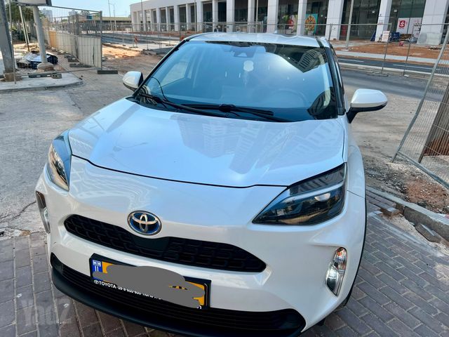 יאריס קרוס Urban היברידי אוט׳ בנזין 1.5 (92 כ״ס)