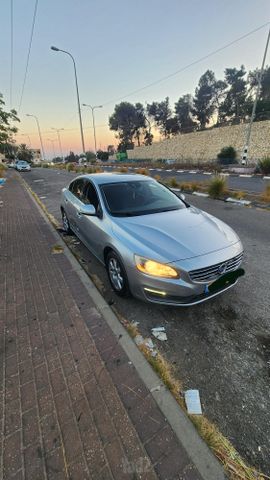 S60 Kinetic אוט׳ 2.0 (245 כ״ס)