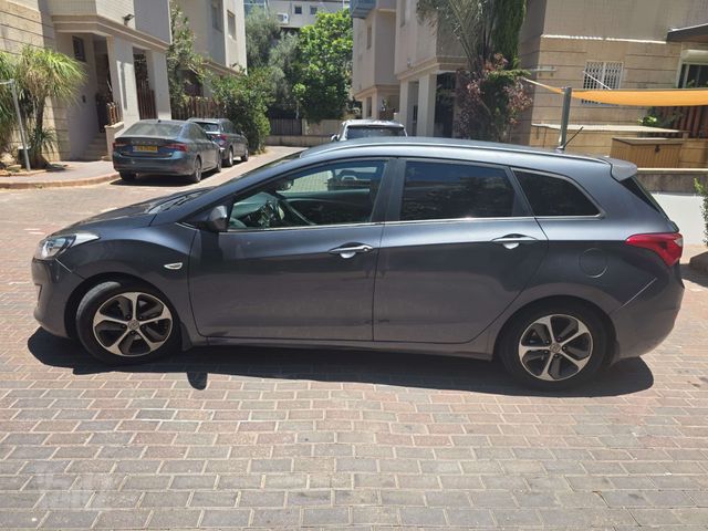 יונדאי i30