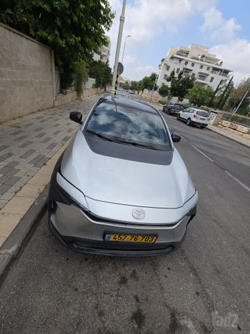 מודעת רכב טויוטה bZ4X