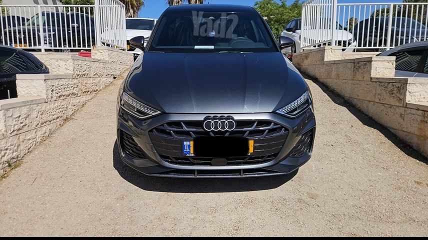 A3 S-Line Luxury אוט׳ האצ'בק 5 דל 1.5 (150 כ״ס)