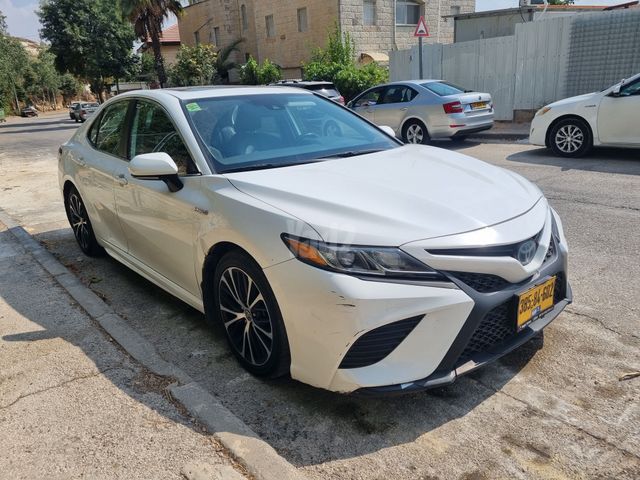 טויוטה קאמרי