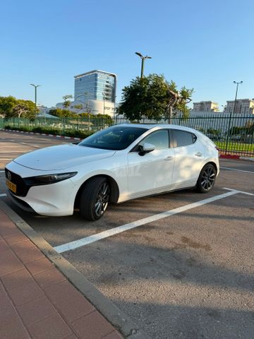 מודעת רכב מאזדה 3