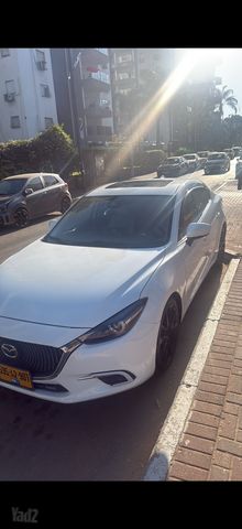 מודעת רכב מאזדה 3