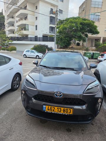 טויוטה יאריס קרוס